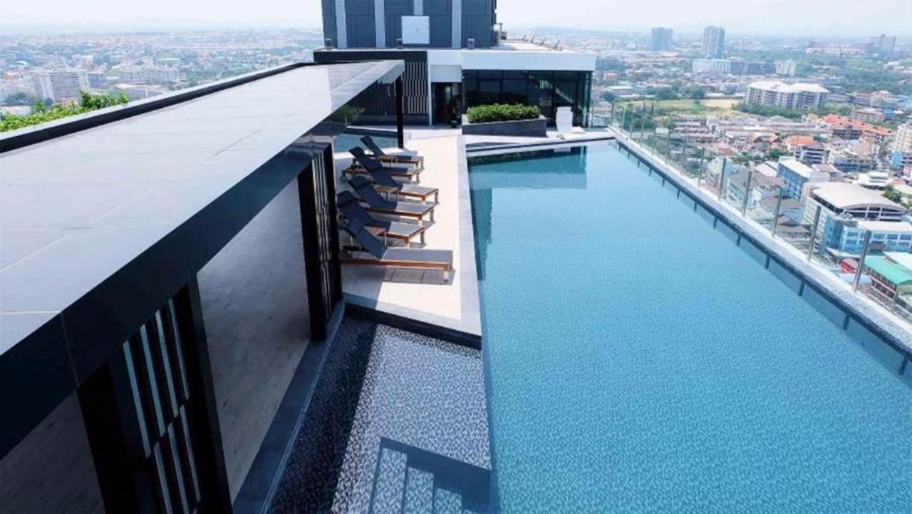 The Base Central Apartments Pattaya Bagian luar foto