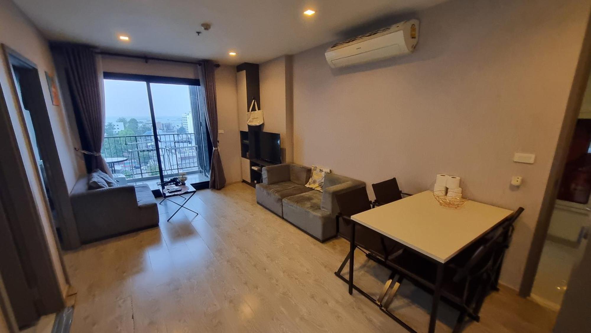 The Base Central Apartments Pattaya Bagian luar foto